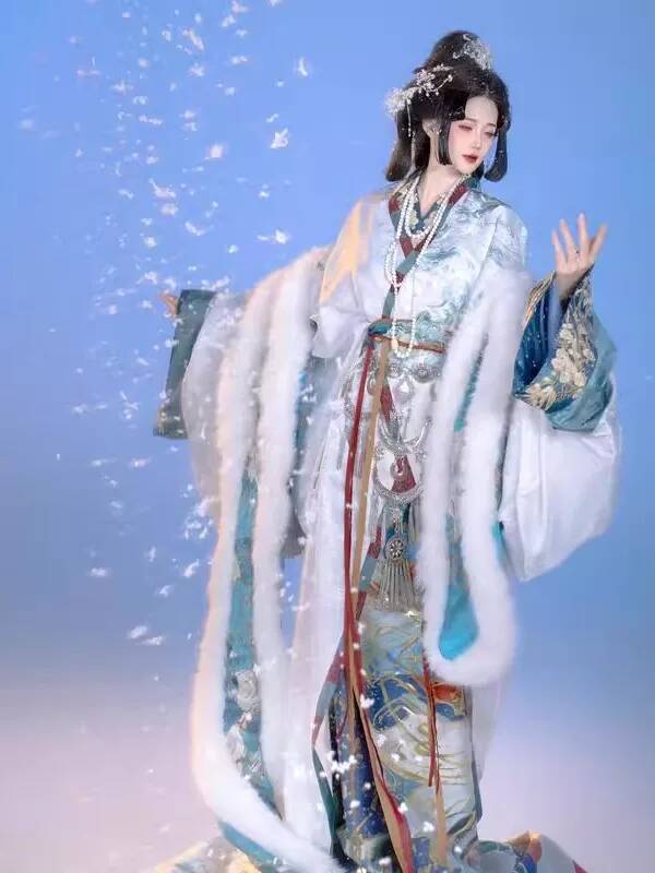 Yeni Hanfu Kadın Zhan Guo Robe - Embroidery Knit incelemesi ve fiyatı