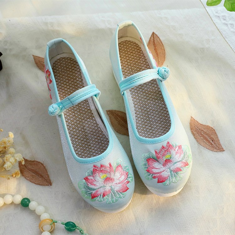2026 Kadın Beyaz ve Yeşil Lotu - Embroidery Print incelemesi ve fiyatı